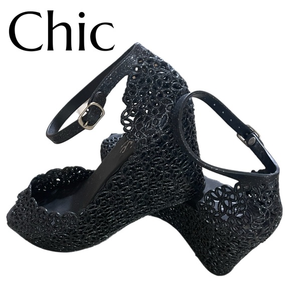 Chic Platform Wedge Black Lace Glamorous Sandal by Lady Couture in size 9 - Picture 7 of 17